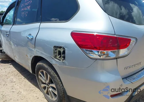 2015 Nissan Pathfinder Sv z USA, uszkodzony, nr VIN 5N1AR2MM6FC668911